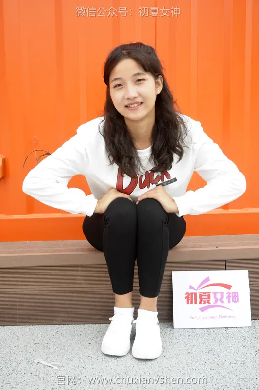 初夏女神 NO.082 点点 休闲卫衣 - 初夏女神